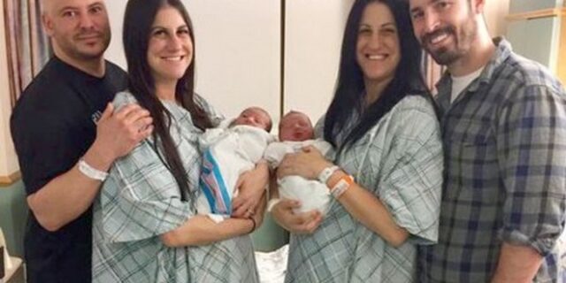 Δίδυμες φέρνουν στον κόσμο τα παιδιά τους την ίδια ημέρα