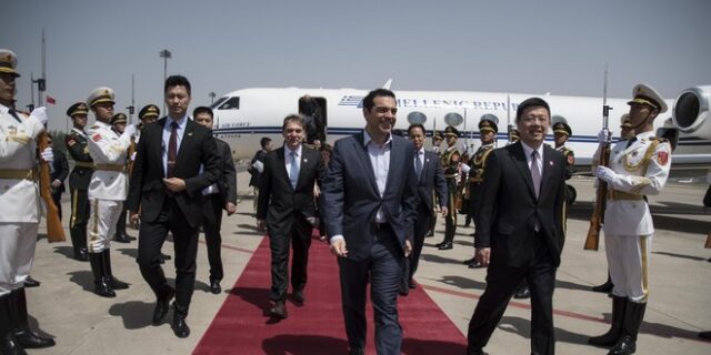 Ο Τσίπρας στο Πεκίνο, στο κυνήγι των επενδύσεων