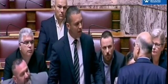 Βίντεο: H στιγμή της έντασης με την πρόκληση Κασιδιάρη