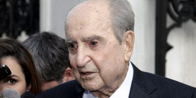 Σε λαϊκό προσκύνημα η σορός του Κωνσταντίνου Μητσοτάκη