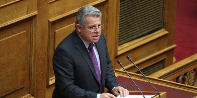 Βλάχος στο Ραδιόφωνο 24/7: Με διαρροές δε μπορεί να λειτουργήσει εξεταστική