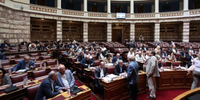 Αυτοί που εκκόλαψαν το ΧΑυγό του φιδιού