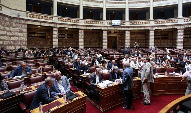 Αυτοί που εκκόλαψαν το ΧΑυγό του φιδιού