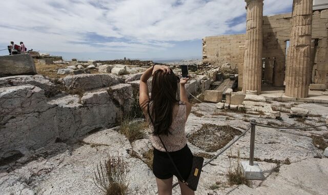 FAZ: Νικήτρια της τουριστικής χρονιάς η Ελλάδα