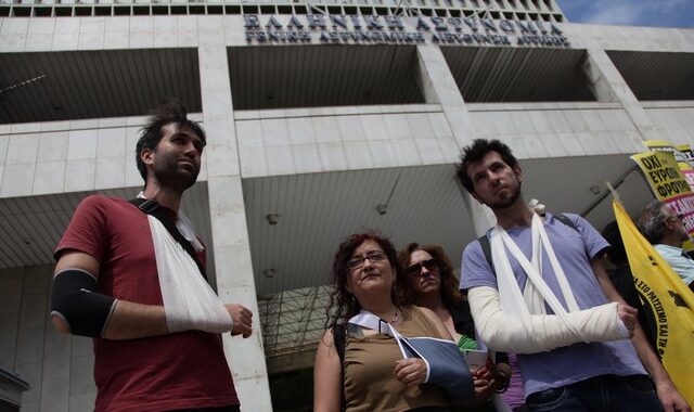 Η αστυνομία αδρανεί και οι ρατσιστές χτυπούν