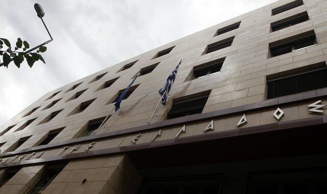 Η αναπτυξιακή τράπεζα για τους μικρομεσαίους, στον γερμανικό Τύπο