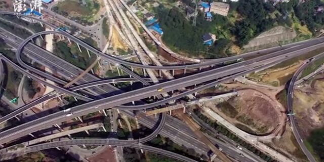 Το μπέρδεμα του αιώνα: Αυτοκινητόδρομος πέντε επιπέδων και οκτώ κατευθύνσεων