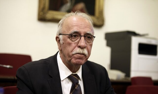 Βίτσας: Καμία ενοποίηση στρατιωτικών νοσοκομείων
