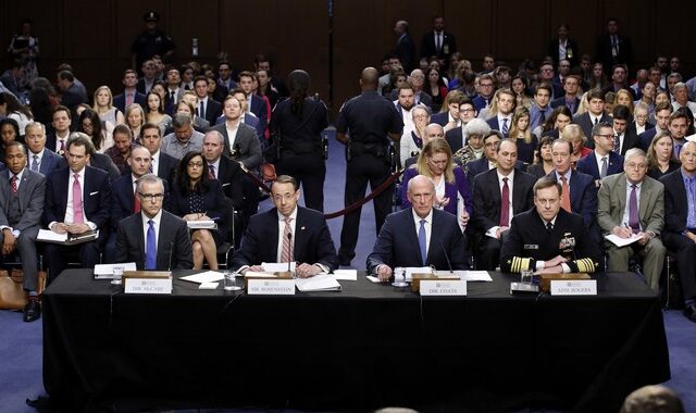 Ο πρώην διοικητής του FBI ‘καίει’ τον Τραμπ: ‘Μου ζήτησε να αφήσω την έρευνα’