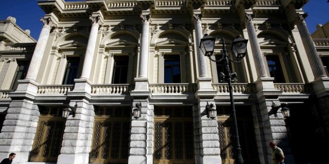 Το Εθνικό Θέατρο εγκαλεί τους εργαζομένους του για τις στάσεις εργασίας