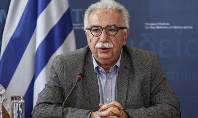 Γαβρόγλου: Θέλουμε περισσότερους μαθητές στις εκπαιδευτικές εκδρομές