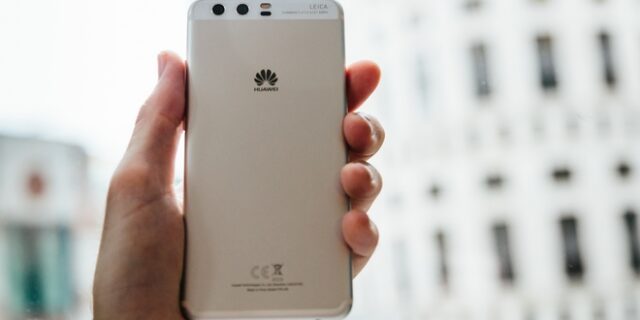 H Huawei φέρνει ένα φωτογραφικό στούντιο στην τσέπη σας