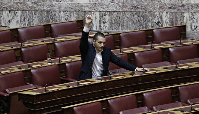 Βουλή: Στην Επιτροπή Δεοντολογίας στέλνει ο Βούτσης τον Κασιδιάρη