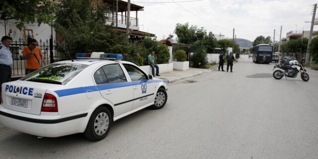 Νεκρός μαθητής στο Μενίδι. Έφοδος της αστυνομίας σε σπίτια και καταυλισμό