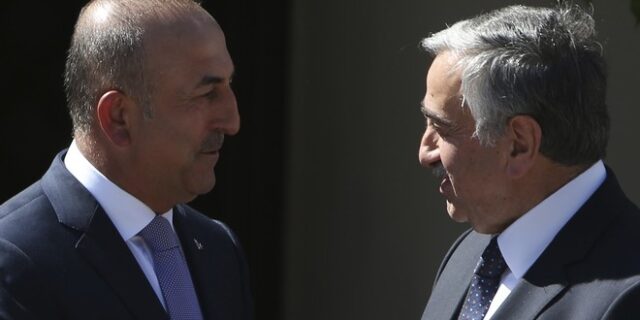 Τσαβούσογλου – Ακιντζί: ‘Ναι’ σε νέα Γενεύη αλλά ‘χωρίς προϋποθέσεις’