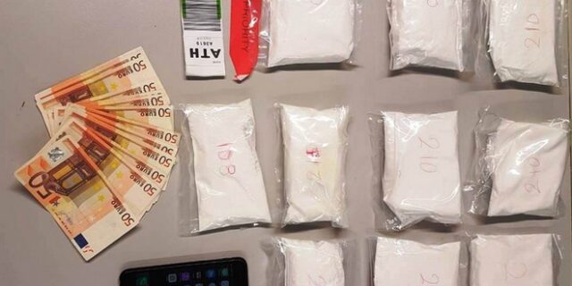Συνελήφθη 20χρονη Ολλανδέζα που μετέφερε πάνω από 2 κιλά κοκαΐνης