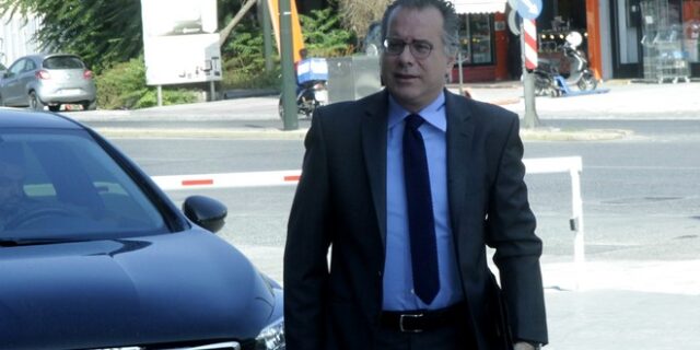 Κουμουτσάκος: Ο Κοτζιάς θα μείνει στην ιστορία για την εκχώρηση “μακεδονικής” γλώσσας και εθνότητας