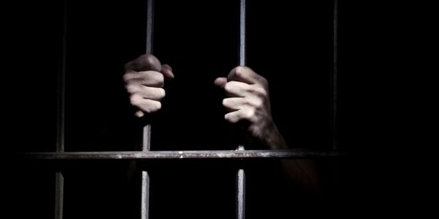Κρατούμενος βρέθηκε κρεμασμένος στο Α.Τ. Συντάγματος