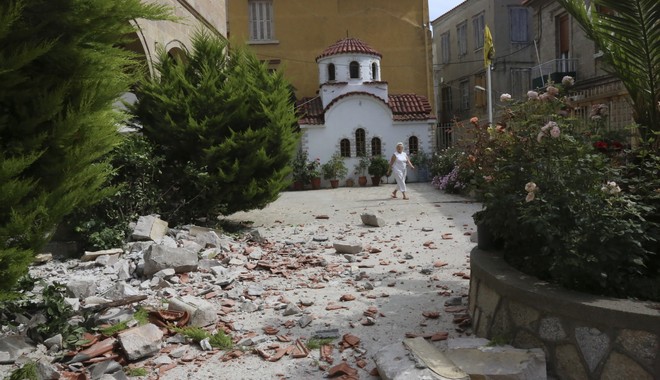 Σεισμός στη Λέσβο: Εκκενώθηκε η Βρίσα. Μία νεκρή,15 τραυματίες