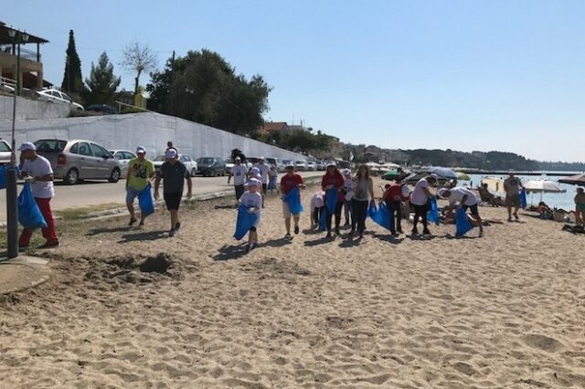 Μασούτης και τη Sanitas καθαρίζουν παραλίες της Β. Ελλάδας