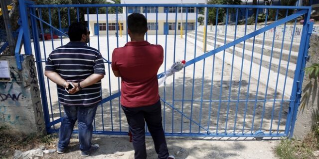 Μενίδι: Βρέθηκε μία ακόμη σφαίρα στην αυλή του σχολείου και άλλες τέσσερις σε γύρω δρόμους