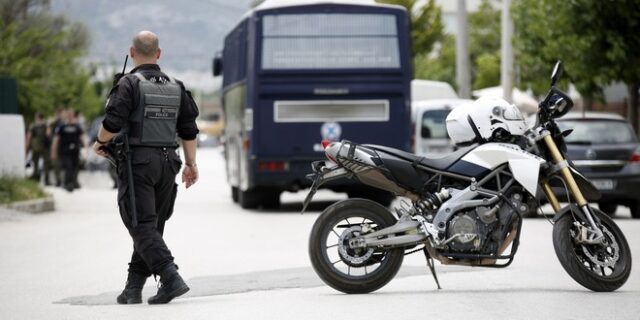 Μενίδι: Έρευνα για τη σφαίρα που παραλίγο να σκοτώσει 14χρονη