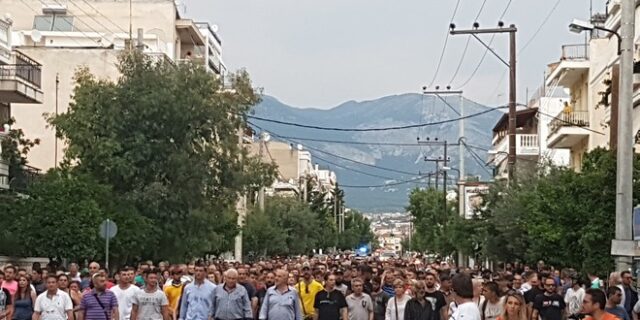 Για έκτη μέρα στους δρόμους οι κάτοικοι του Μενιδίου