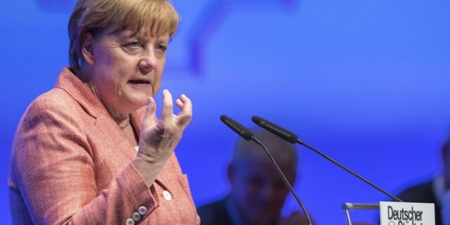 Μέρκελ: Αναγκαία η συμφωνία του Παρισιού για το κλίμα