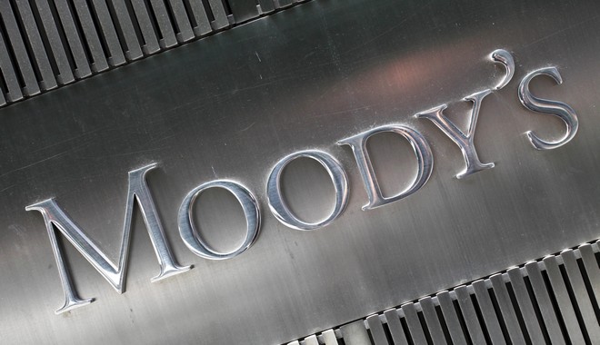 Moody’s: Σε τάση βελτίωσης το πιστοληπτικό προφίλ της Ελλάδας