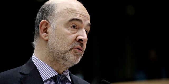 Πιερ Μοσκοβισί προς δανειστές: ‘Μην παίζετε με τη φωτιά’