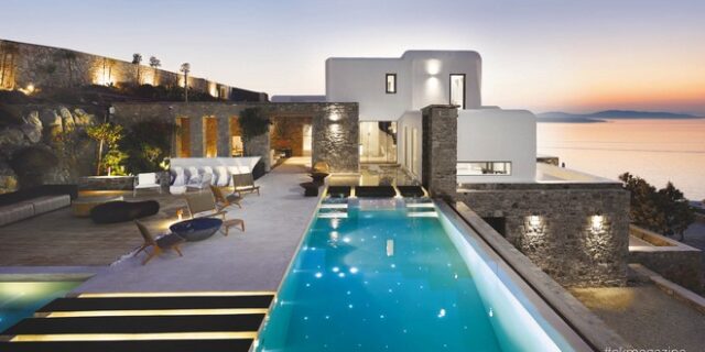 Κυκλοφόρησε το MYKONOSVillas 2017!