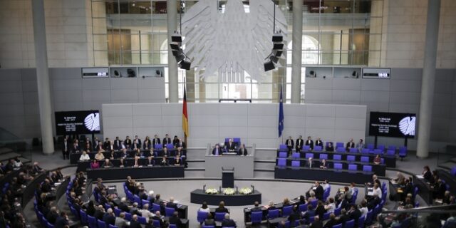 Η Γερμανία αποκαθιστά και αποζημιώνει 50.000 ομοφυλόφιλους