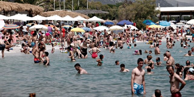 Συνελήφθη 19χρονος που έκλεβε λουόμενους σε παραλίες της Βουλιαγμένης