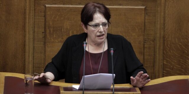 Η οργή της Αλέκας για το Σκοπιανό