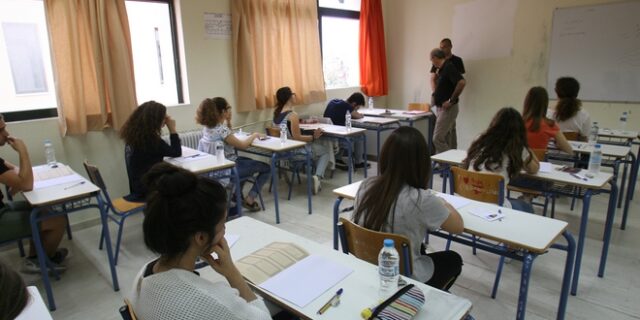 Τα ‘δουλικά’ της εξουσίας