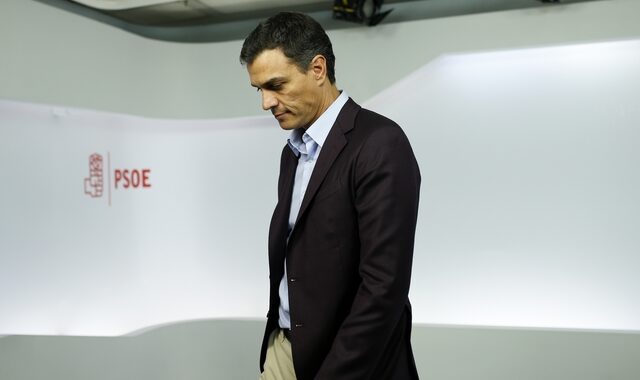 Ισπανοί Σοσιαλιστές: Ο Σάντσεθ ξεφορτώνεται τους ‘βαρόνους’ του κόμματος