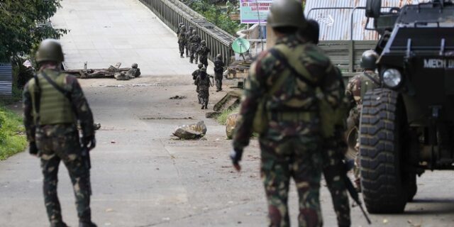Φιλιππίνες: Τουλάχιστον 10 νεκροί στρατιώτες από φίλια πυρά