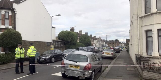 Λονδίνο: Η αστυνομία προχώρησε σε ελεγχόμενη έκρηξη κοντά στην πρεσβεία των ΗΠΑ