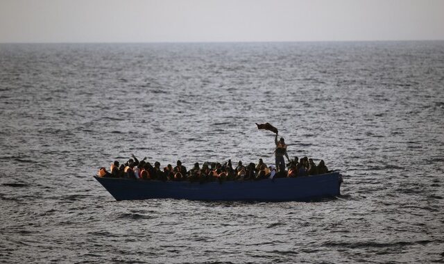 Εκατό μετανάστες πέρασαν σήμερα στα νησιά του βορείου Αιγαίου