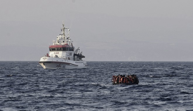 Σκάφος με 120 πρόσφυγες και μετανάστες εντοπίστηκε στην Κάρπαθο