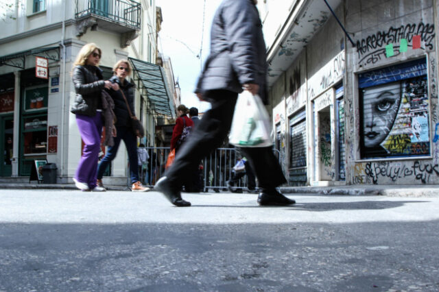 Δωρεάν πλαστική σακούλα τέλος: Από πότε (και πόσο) θα την πληρώνεις στα σούπερ μάρκετ