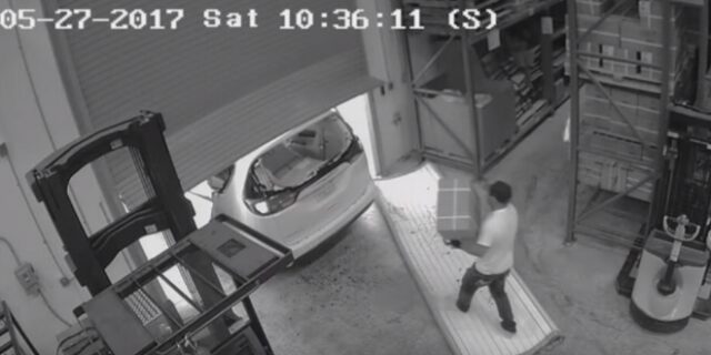 Οι πιο ‘ξαναμμένοι’ ληστές. Έκλεψαν 30.000 προφυλακτικά και sex toys