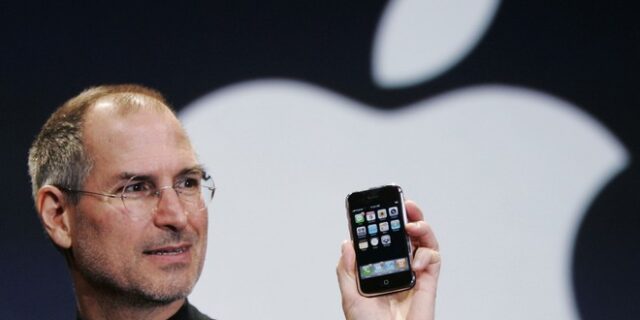Δέκα χρόνια iPhone: Η μέρα που ο Steve Jobs άλλαξε τον κόσμο