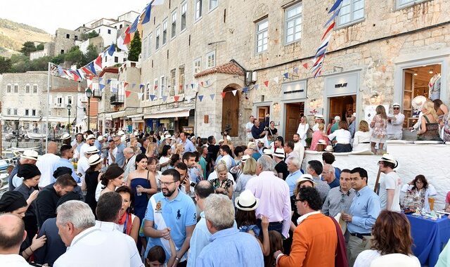 MyΎδρα Concept Store: Εγκαίνια με ένα λαμπερό opening event