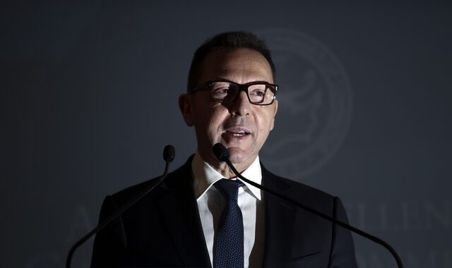 Στουρνάρας: ‘Τα δύσκολα είναι πίσω μας, μένουν τα εύκολα αλλά κρίσιμα’