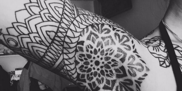 Αυτή είναι η νέα μόδα στα τατουάζ. Και πονάει