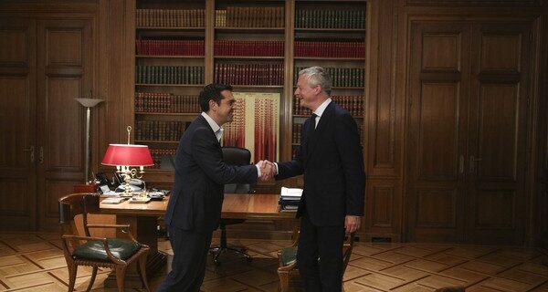 Ελληνογαλλική συμμαχία για τον ‘αυτόματο μηχανισμό’ χρέους
