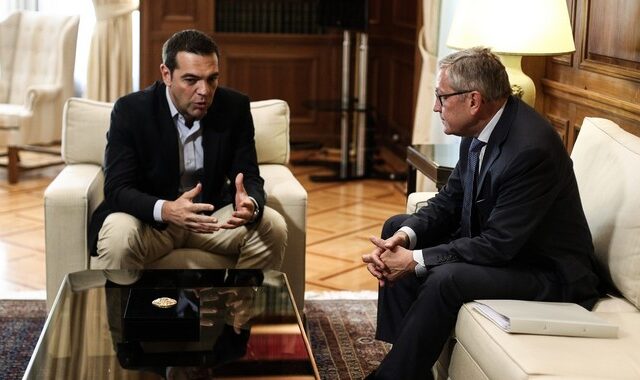 Κοινός στόχος Τσίπρα-Ρέγκλινγκ η έξοδος από το μνημόνιο το 2018