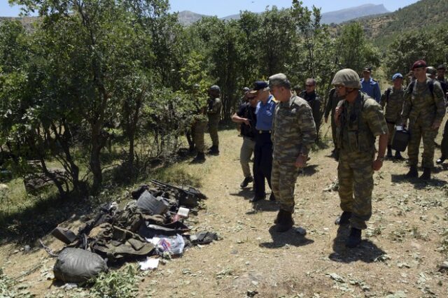 Τουρκία: Το ΡΚΚ κατέρριψε το ελικόπτερο με τους υψηλόβαθμους στρατιωτικούς