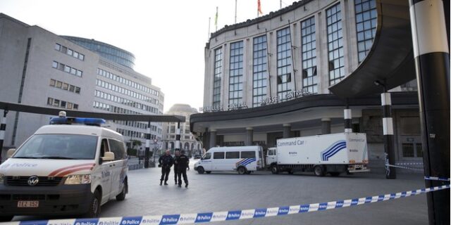 Επιθέσεις με μαχαίρι σε Βρυξέλλες και Βρετανία